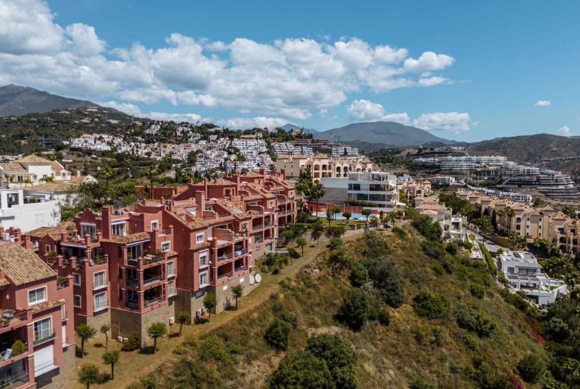 Penthouse Luzalta in Benahavís with panoramic sea views MDR Luxury Homes