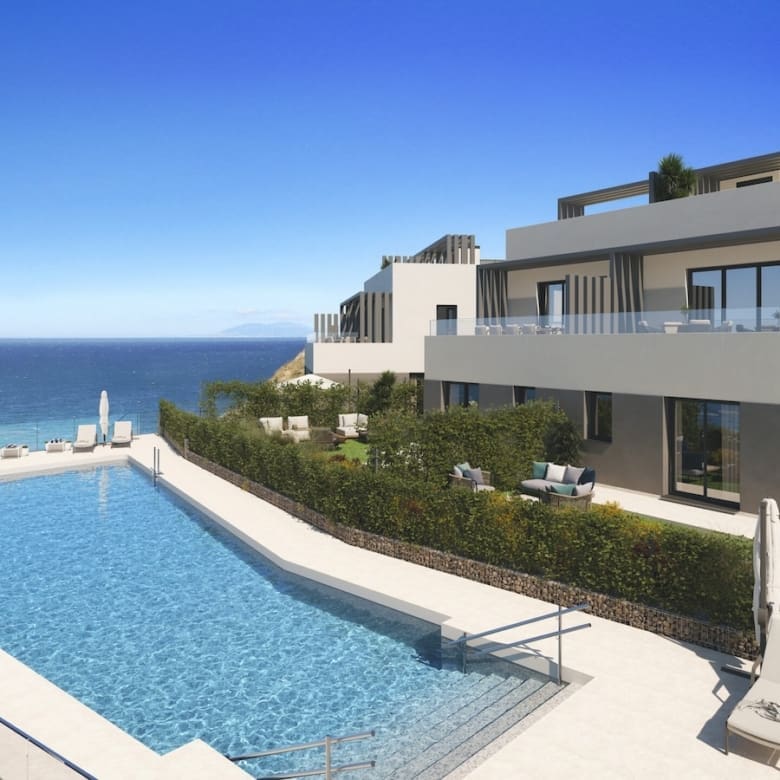 Castillo Vista Mar – modern sea view townhouses in Torrox Costa with shared infinity pool, MDR Luxury Homes