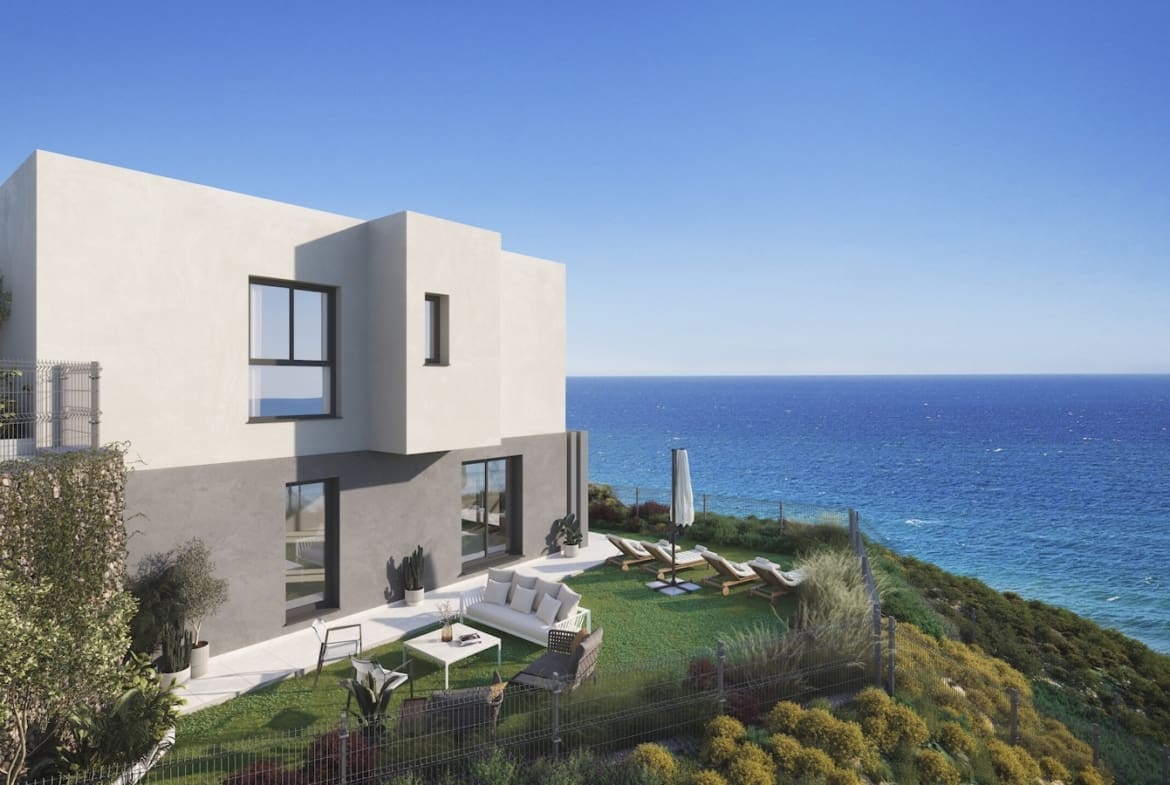 Castillo Vista Mar – sea view property for sale in Torrox Costa, MDR Luxury Homes de-Los-Lagos-Cam3_v4-1-scaled Castillo Vista Mar – modern sea view townhouses in Torrox Costa with shared infinity pool, MDR Luxury Homes
