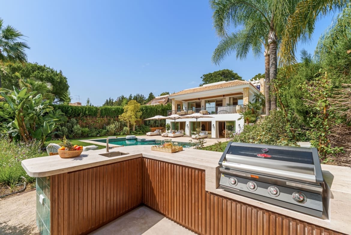 Villa Sereno Nueva Andalucía luxury villa with pool – MDR Luxury Homes