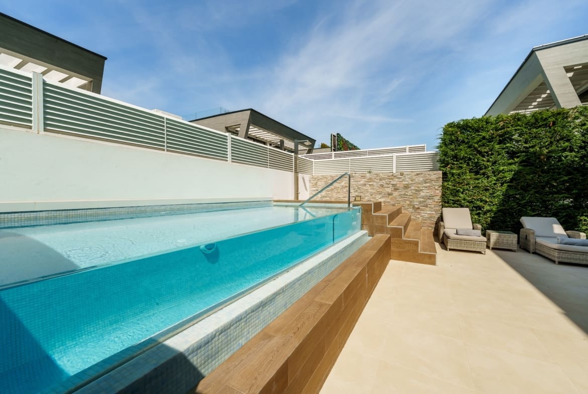 Azure modern semi-detached villa in Puerto Banus with pool and rooftop jacuzzi MDR Luxury Homes