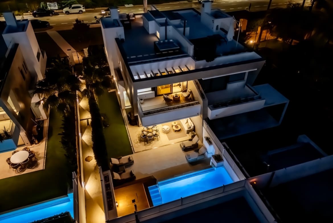 Azure modern semi-detached villa in Puerto Banus with pool and rooftop jacuzzi MDR Luxury Homes