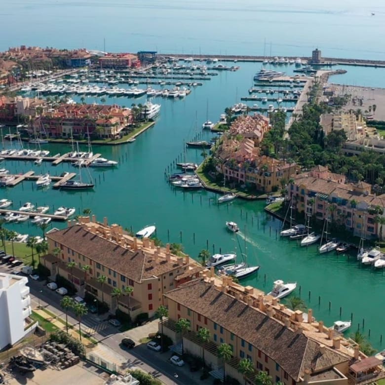 Exclusief vastgoed in Sotogrande Costa del Sol 2025 met jachthaven en golf - MDR Luxury Homes