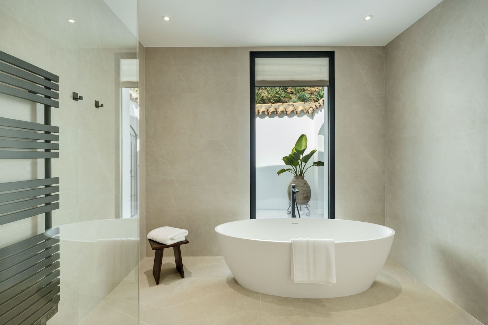 Villa Skyfall luxury golf front villa in La Quinta Benahavís with panoramic mountain views MDR Luxury Homes 29 Villa Skyfall luxury golf front villa in La Quinta Benahavís with panoramic mountain views – MDR Luxury Homes