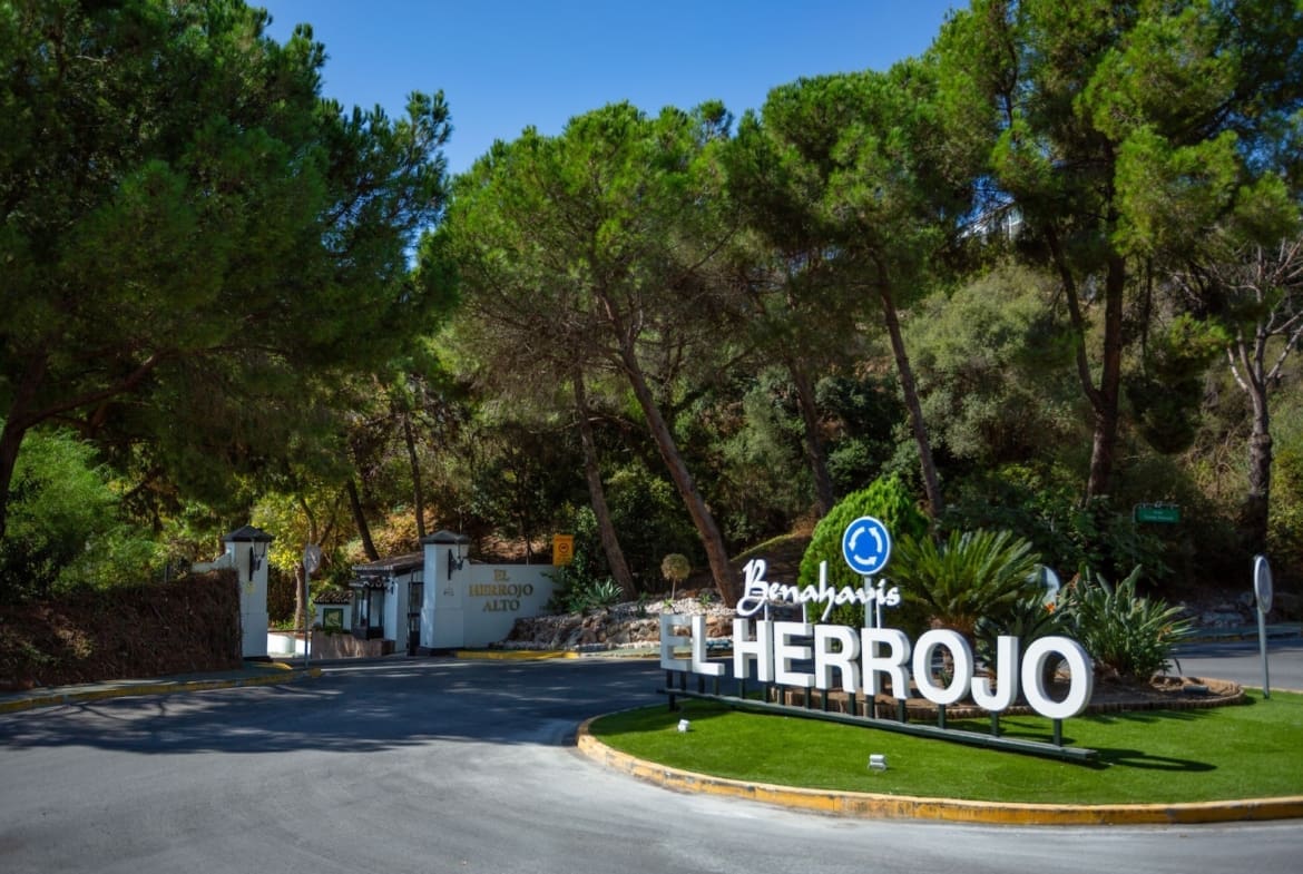 Villa Skyfall luxury golf front villa in La Quinta Benahavís with panoramic mountain views MDR Luxury Homes 42 Villa Skyfall luxury golf front villa in La Quinta Benahavís with panoramic mountain views – MDR Luxury Homes