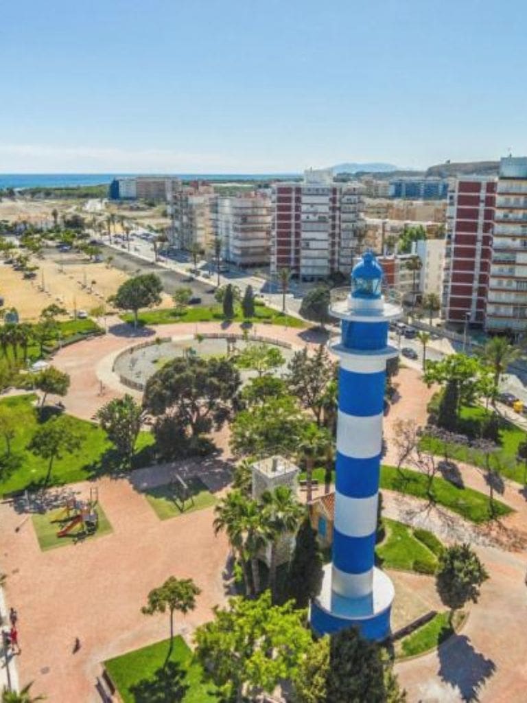 Boulevard en strand van Torre del Mar in Axarquía