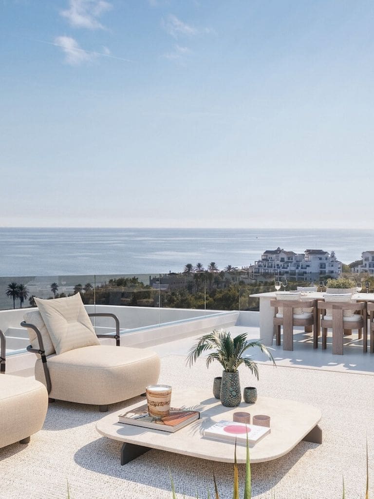 Estepona,Mediterrane levensstijl aan de Costa del Sol met terras, zeezicht en ontspannen woonomgeving