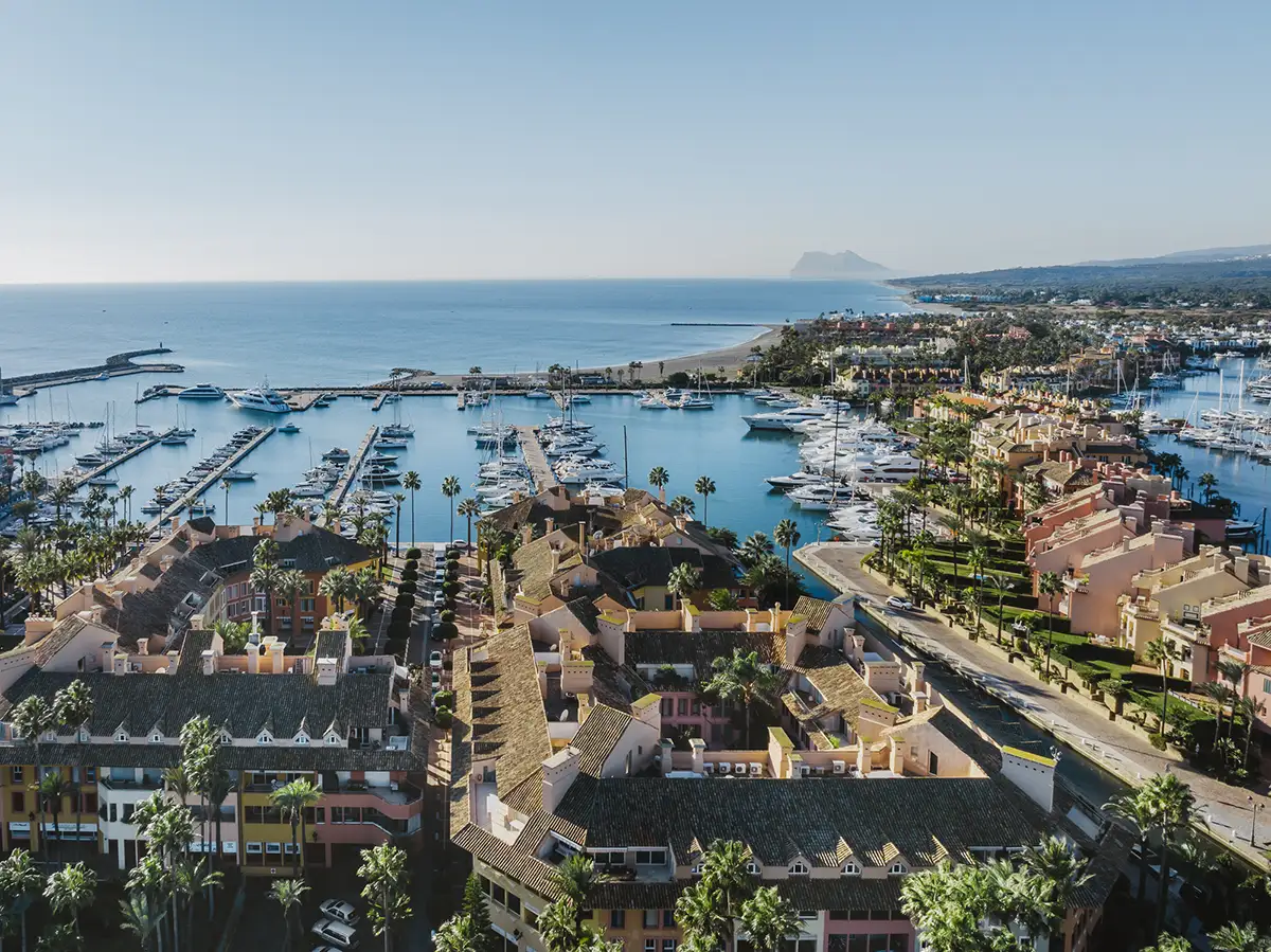 Apartments around the canals of Sotogrande marina