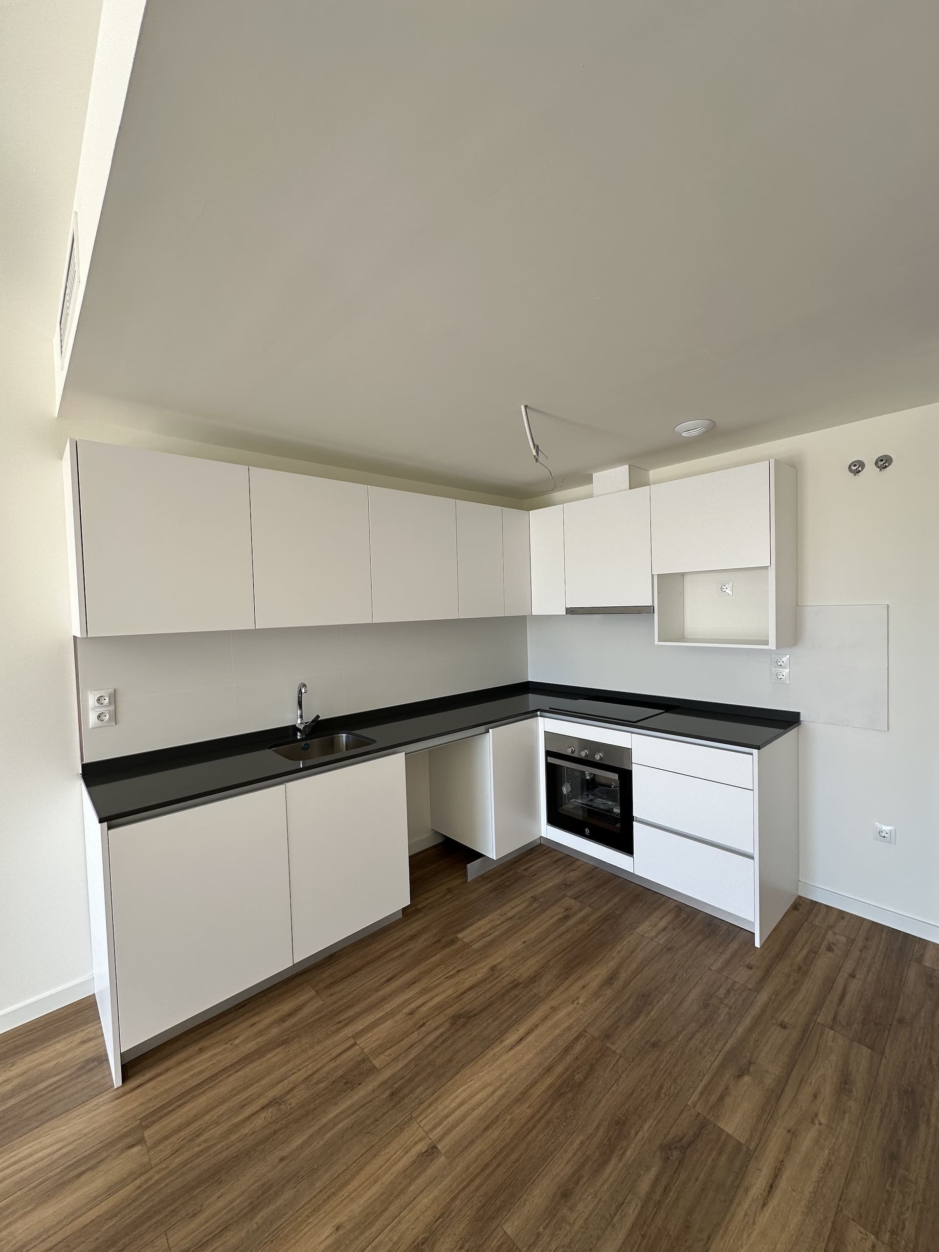 Modern apartment Valle Romano Estepona with pool and sea view MDR Luxury Homes