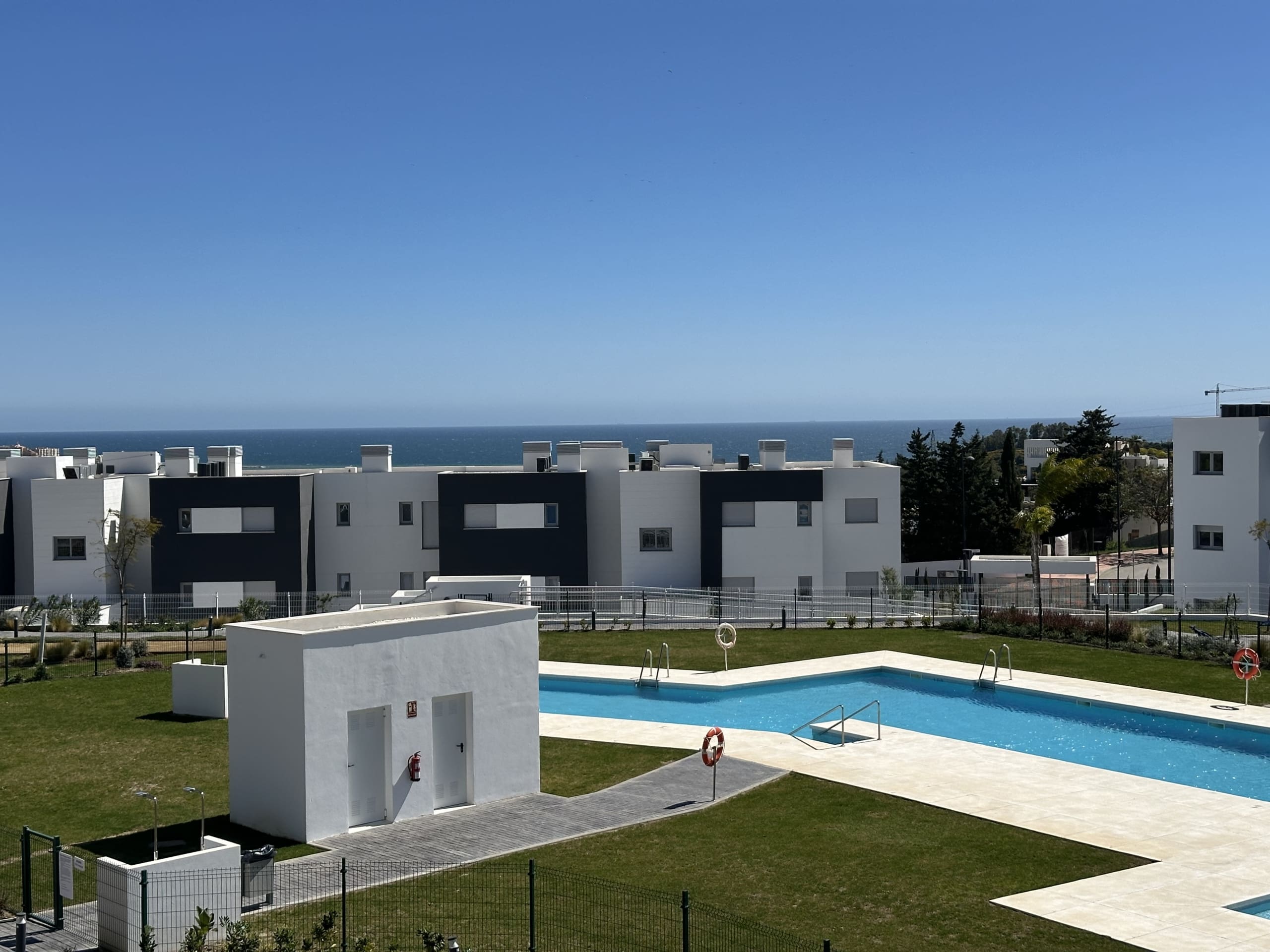 Modern apartment Valle Romano Estepona with pool and sea view MDR Luxury Homes