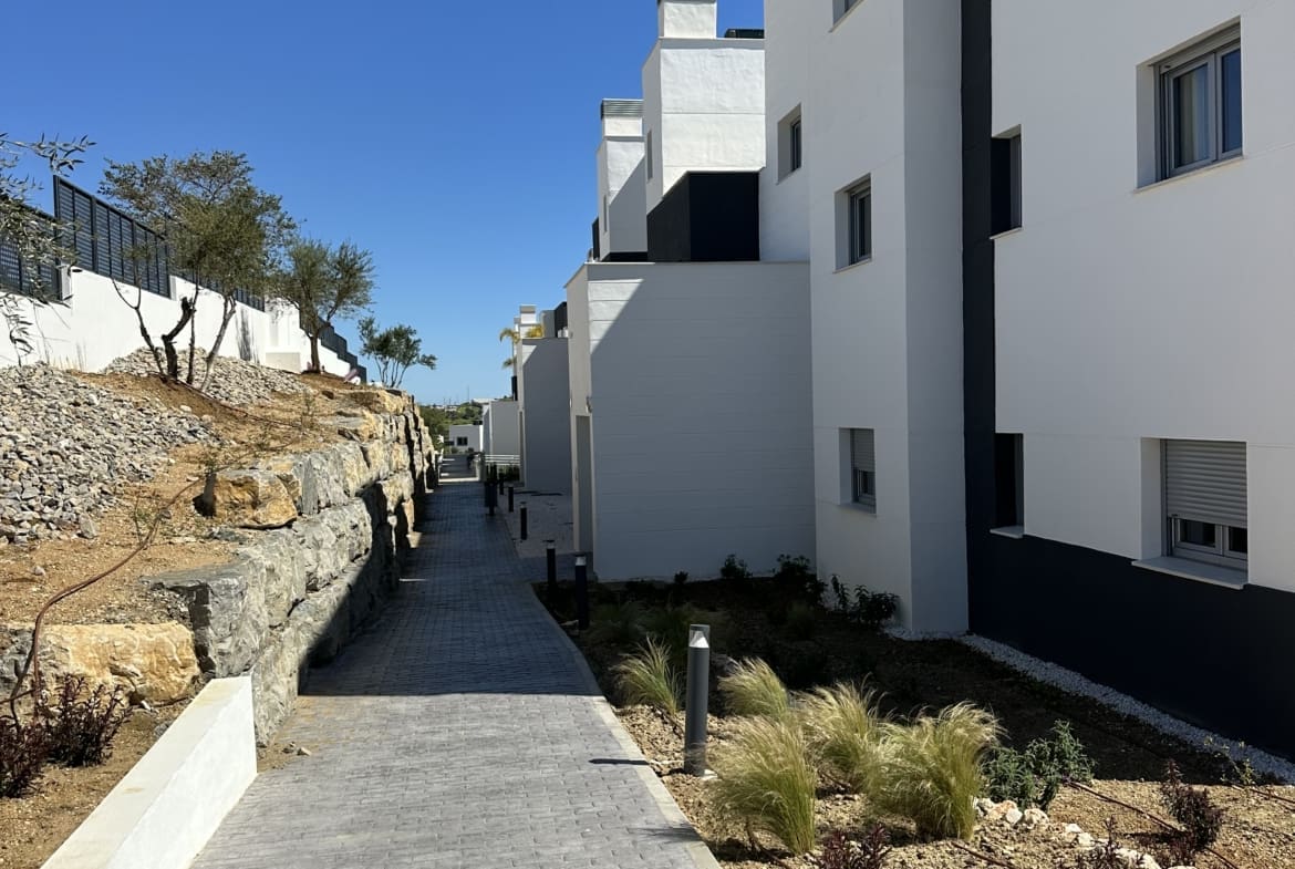 Modern apartment Valle Romano Estepona with pool and sea view MDR Luxury Homes