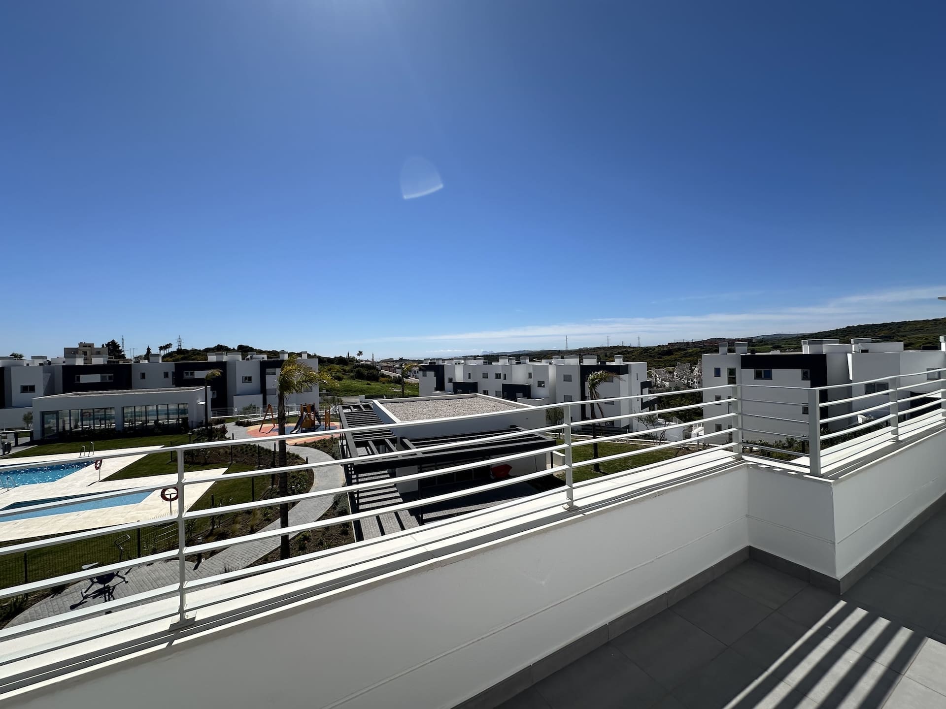 Modern apartment Valle Romano Estepona with pool and sea view MDR Luxury Homes