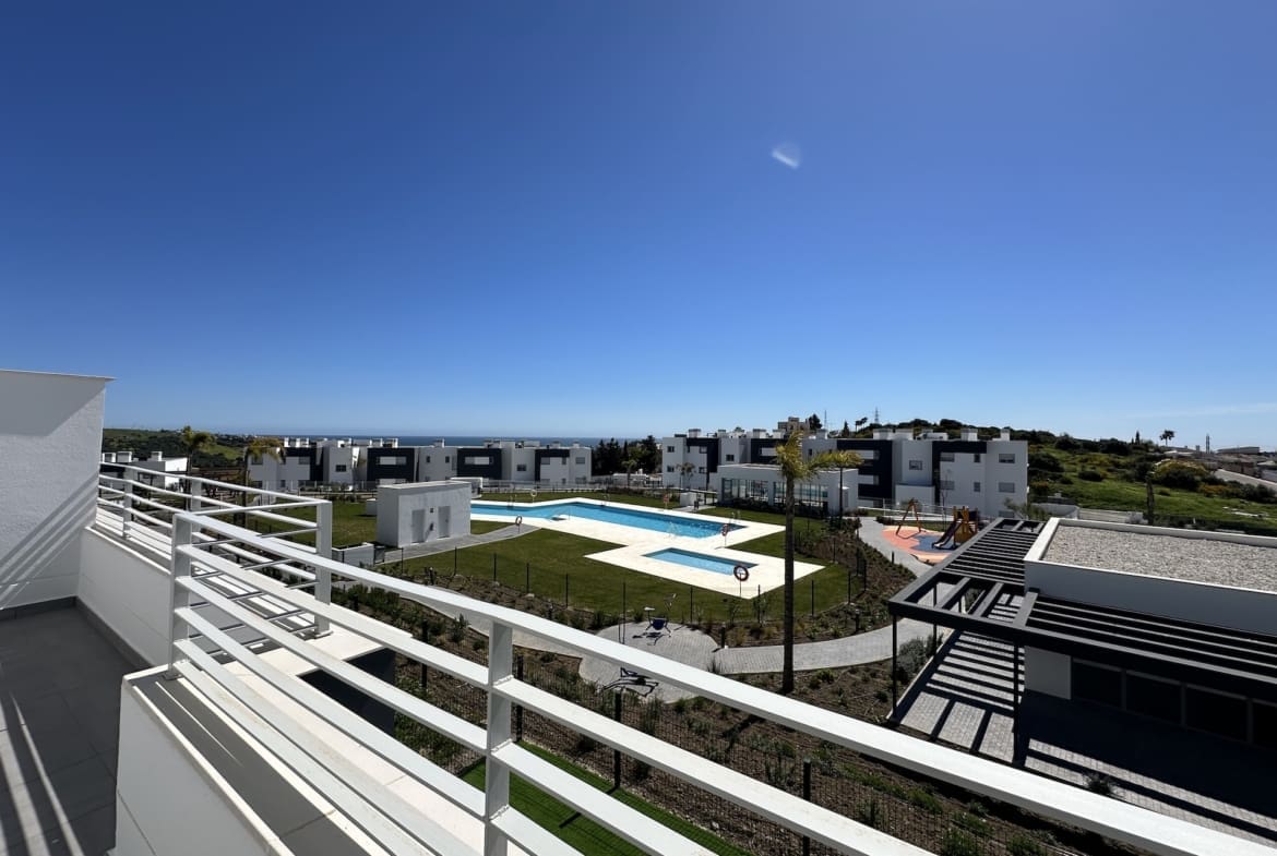 Modern apartment Valle Romano Estepona with pool and sea view MDR Luxury Homes