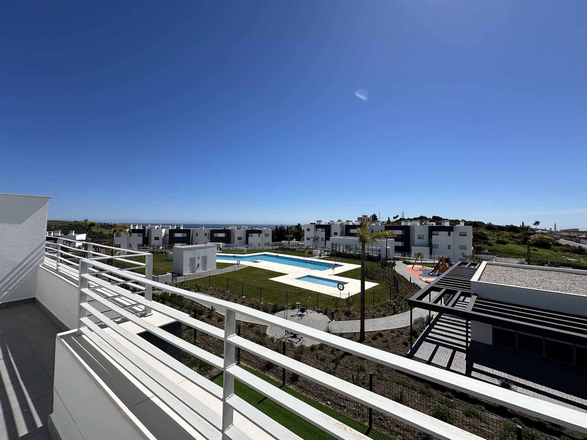 Modern apartment Valle Romano Estepona with pool and sea view MDR Luxury Homes