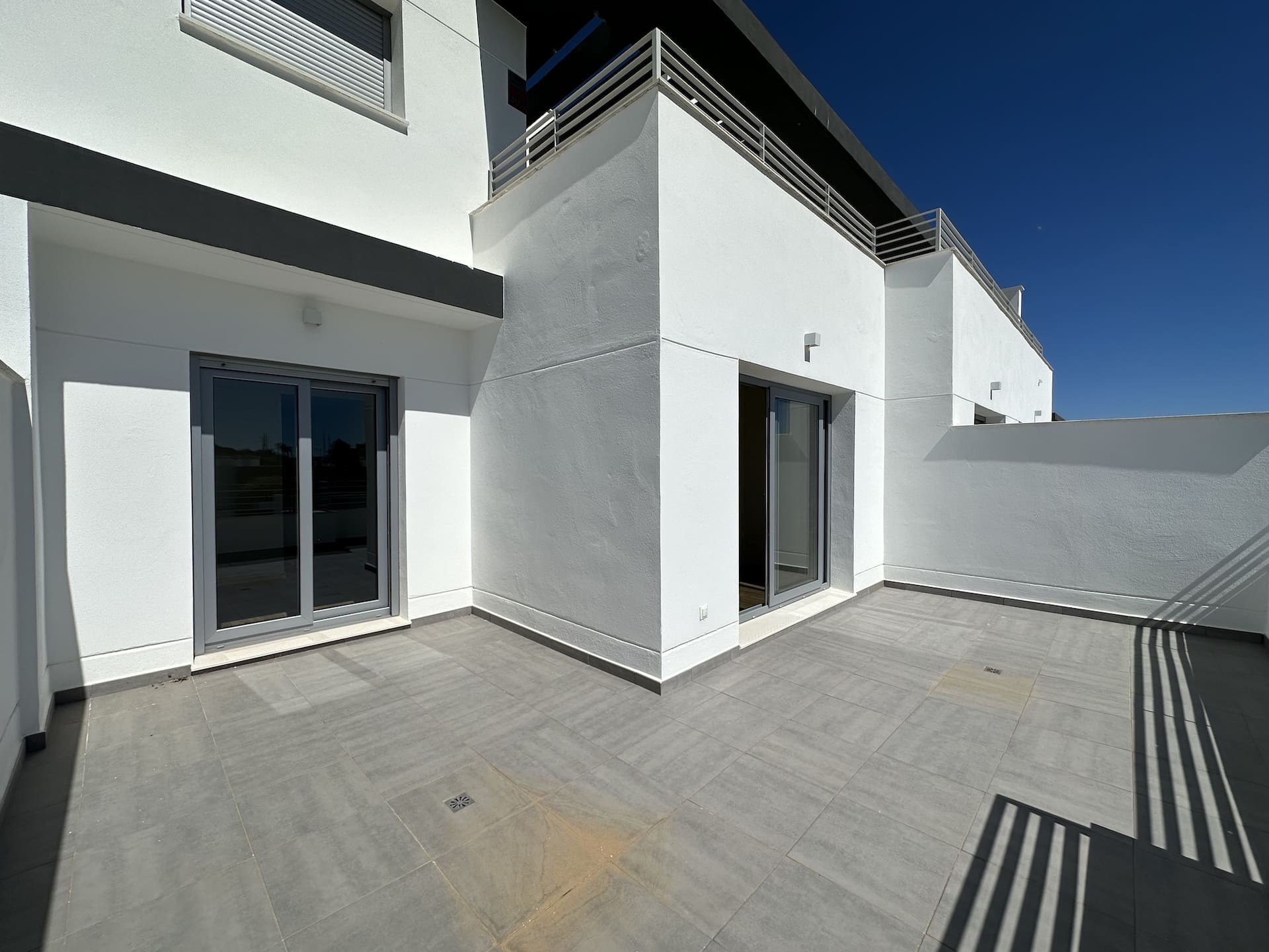 Modern apartment Valle Romano Estepona with pool and sea view MDR Luxury Homes