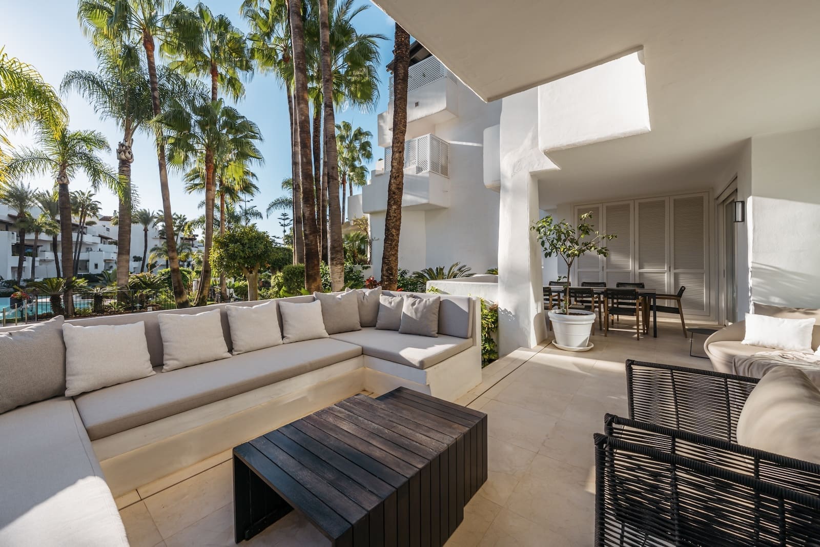 Luxury apartment Aura 7 Marbella Golden Mile terrace pool view MDR Luxury Homes