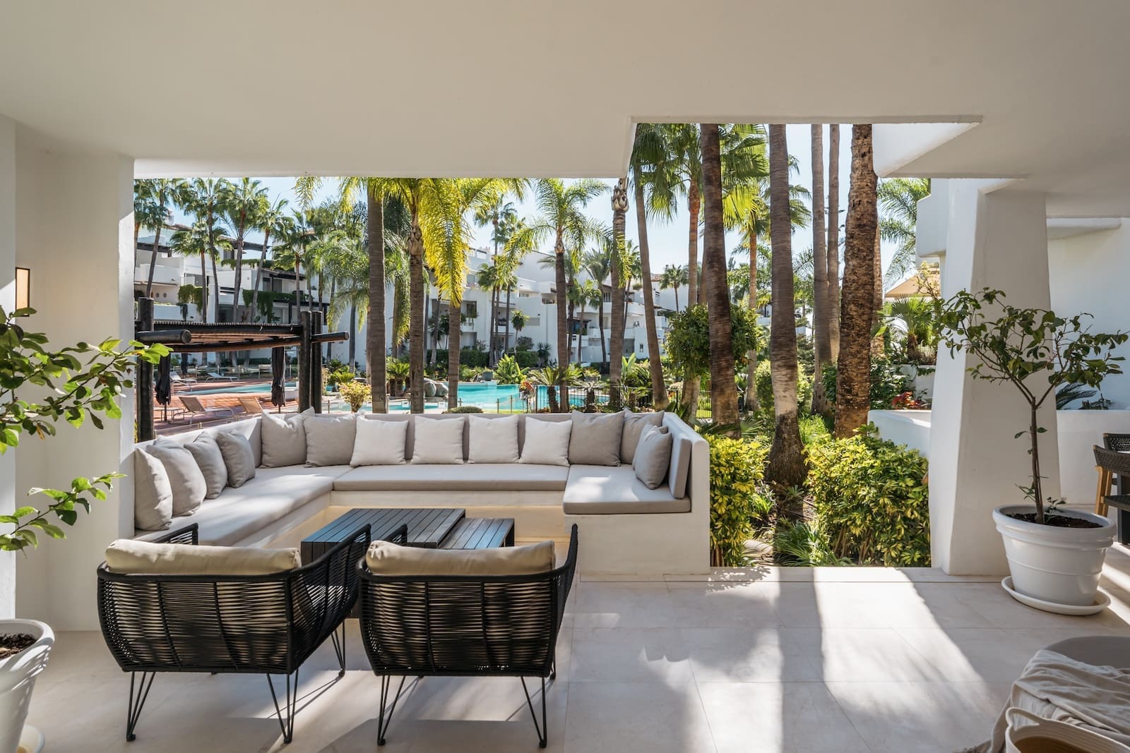 Luxury apartment Aura 7 Marbella Golden Mile terrace pool view MDR Luxury Homes