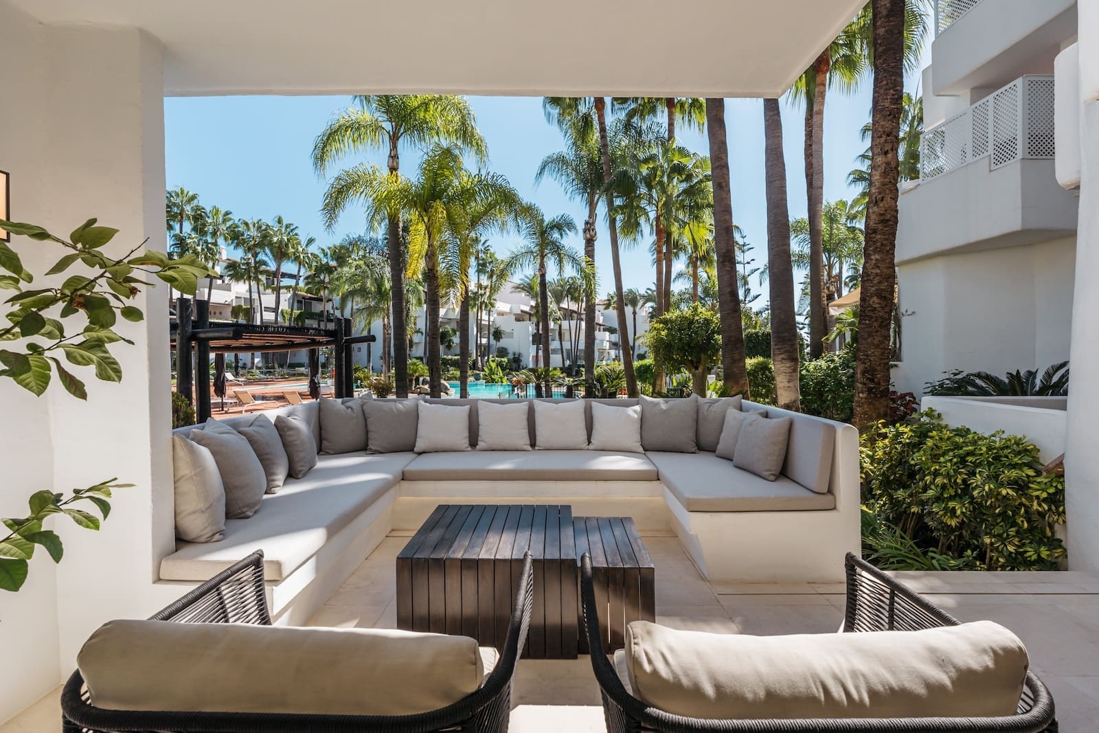 Luxury apartment Aura 7 Marbella Golden Mile terrace pool view MDR Luxury Homes