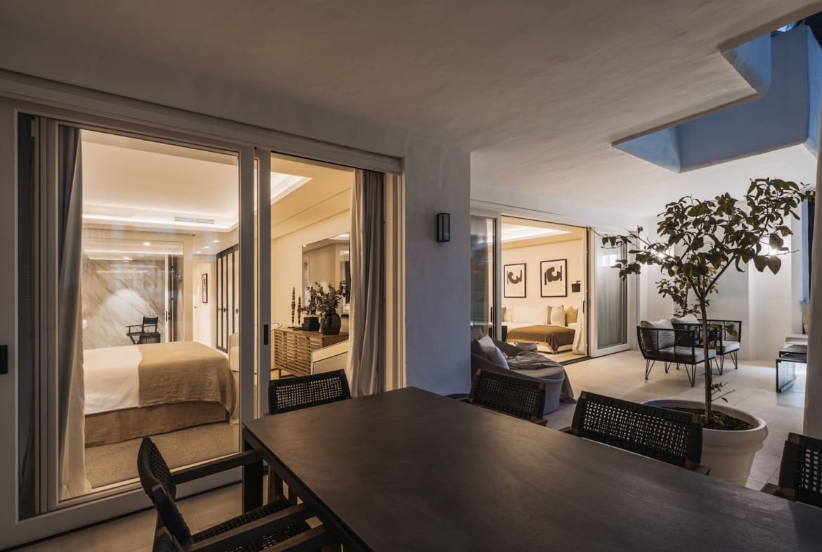 Luxury apartment Aura 7 Marbella Golden Mile terrace pool view MDR Luxury Homes