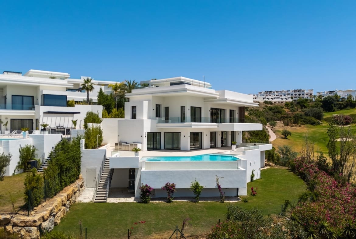 Villa Three in La Resina Golf Estepona with infinity pool, sea views and MDR Luxury Homes