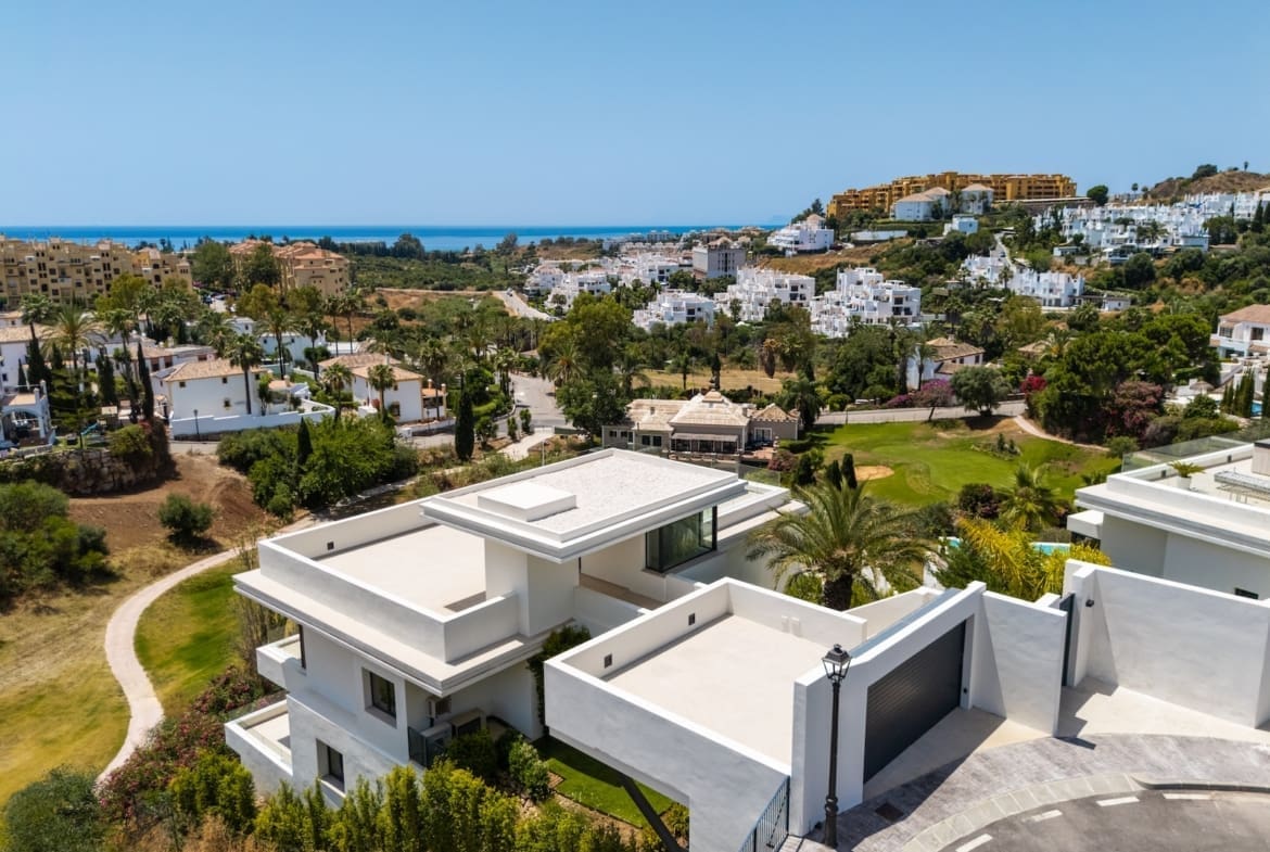 Villa Three in La Resina Golf Estepona with infinity pool, sea views and MDR Luxury Homes