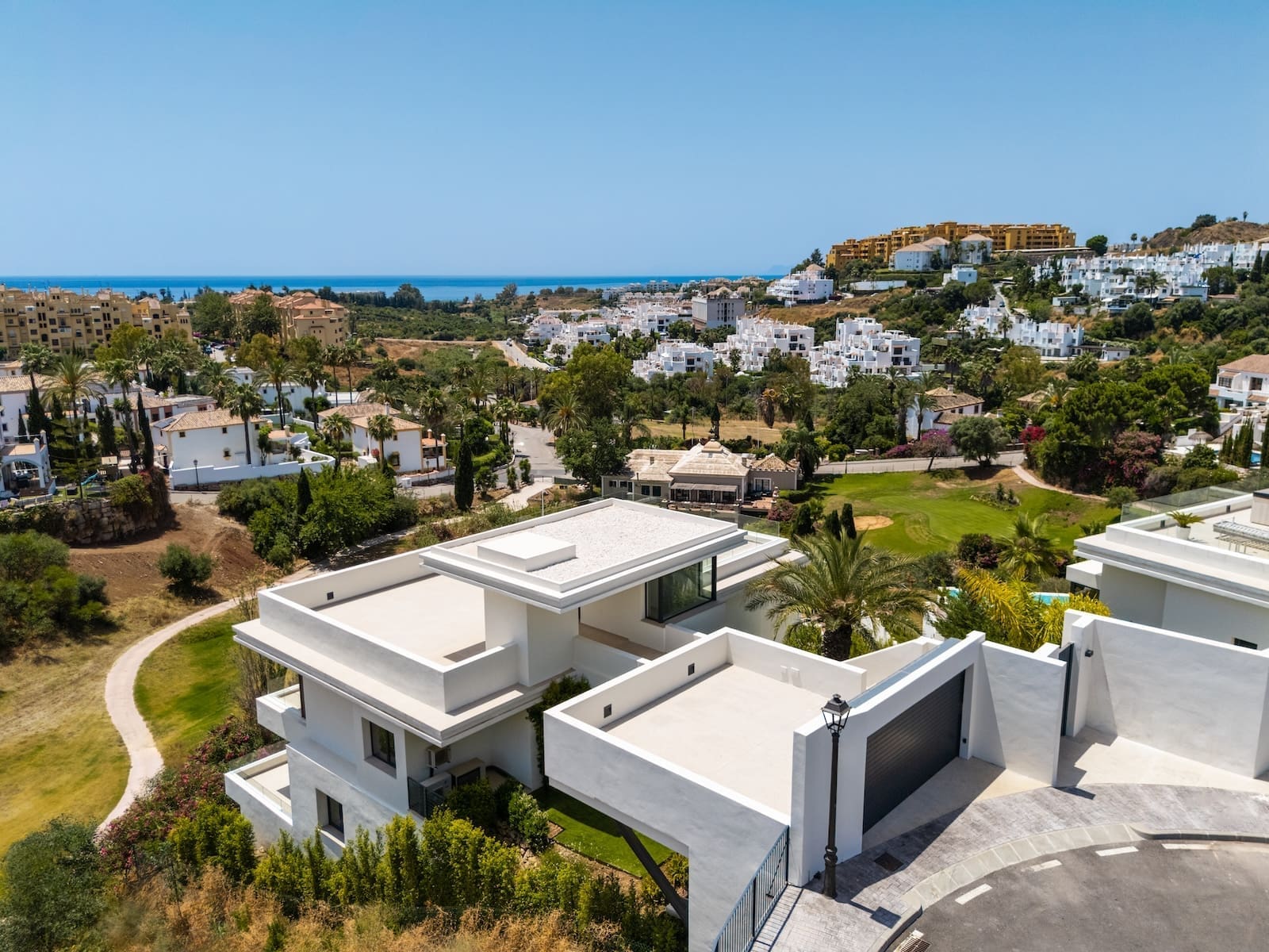 Villa Three in La Resina Golf Estepona with infinity pool, sea views and MDR Luxury Homes