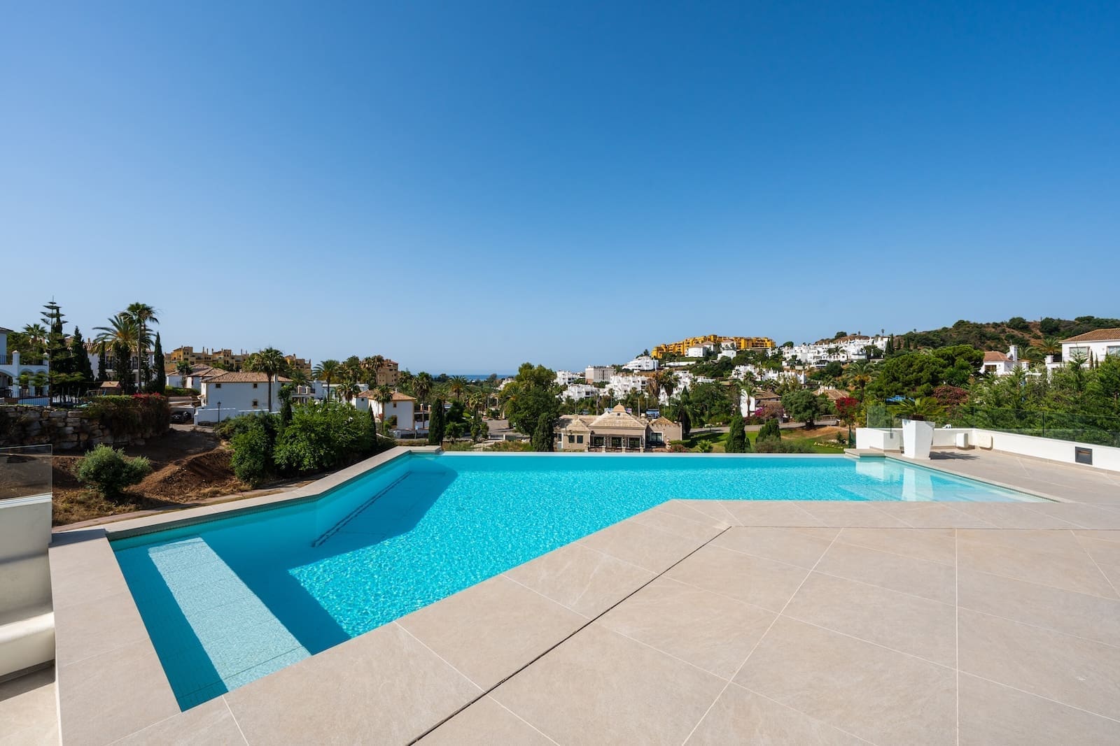 Villa Three in La Resina Golf Estepona with infinity pool, sea views and MDR Luxury Homes