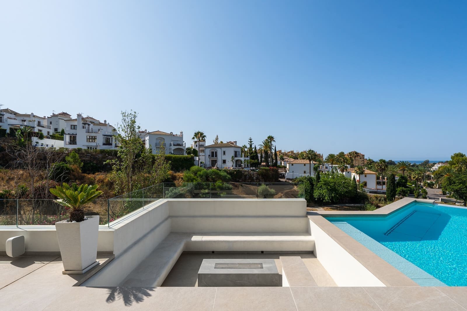 Villa Three in La Resina Golf Estepona with infinity pool, sea views and MDR Luxury Homes