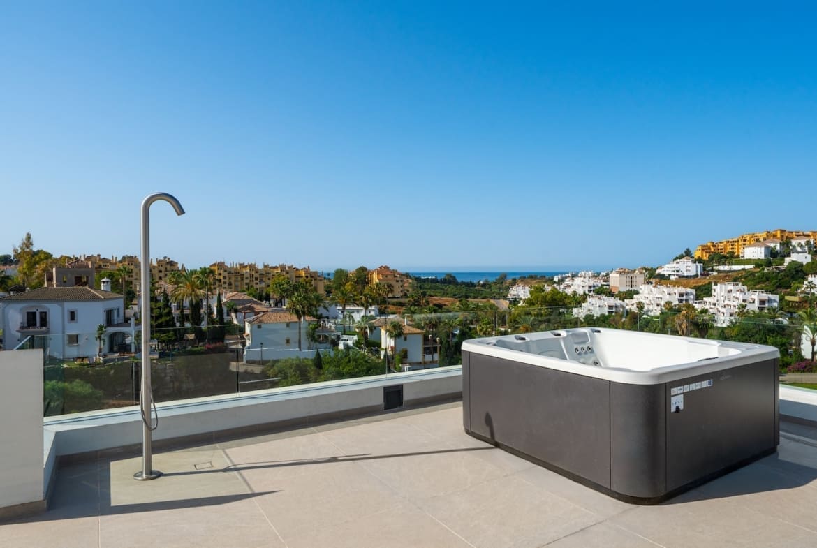 Villa Three in La Resina Golf Estepona with infinity pool, sea views and MDR Luxury Homes