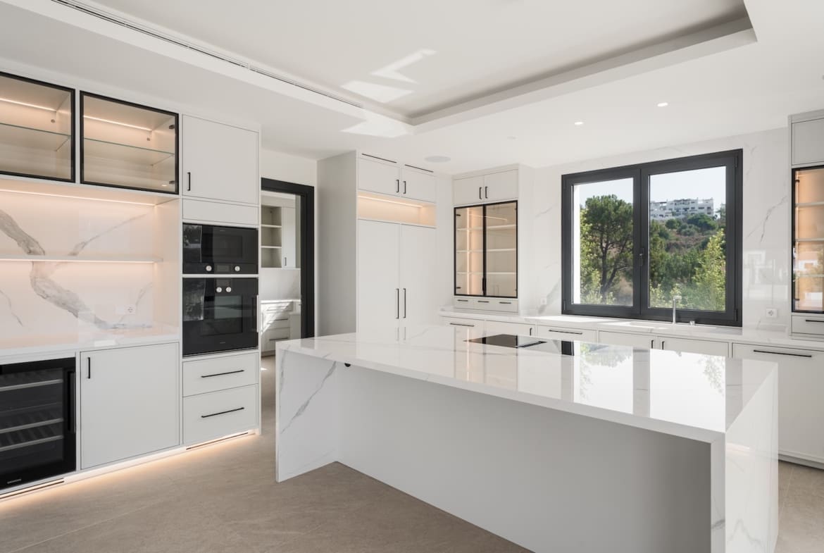 Villa Three in La Resina Golf Estepona with infinity pool, sea views and MDR Luxury Homes