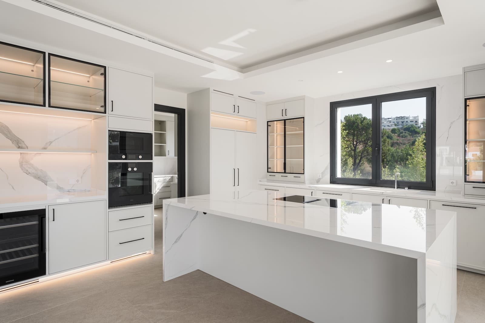 Villa Three in La Resina Golf Estepona with infinity pool, sea views and MDR Luxury Homes