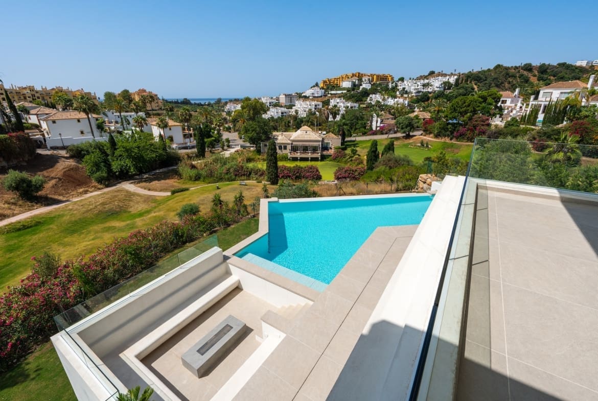 Villa Three in La Resina Golf Estepona with infinity pool, sea views and MDR Luxury Homes