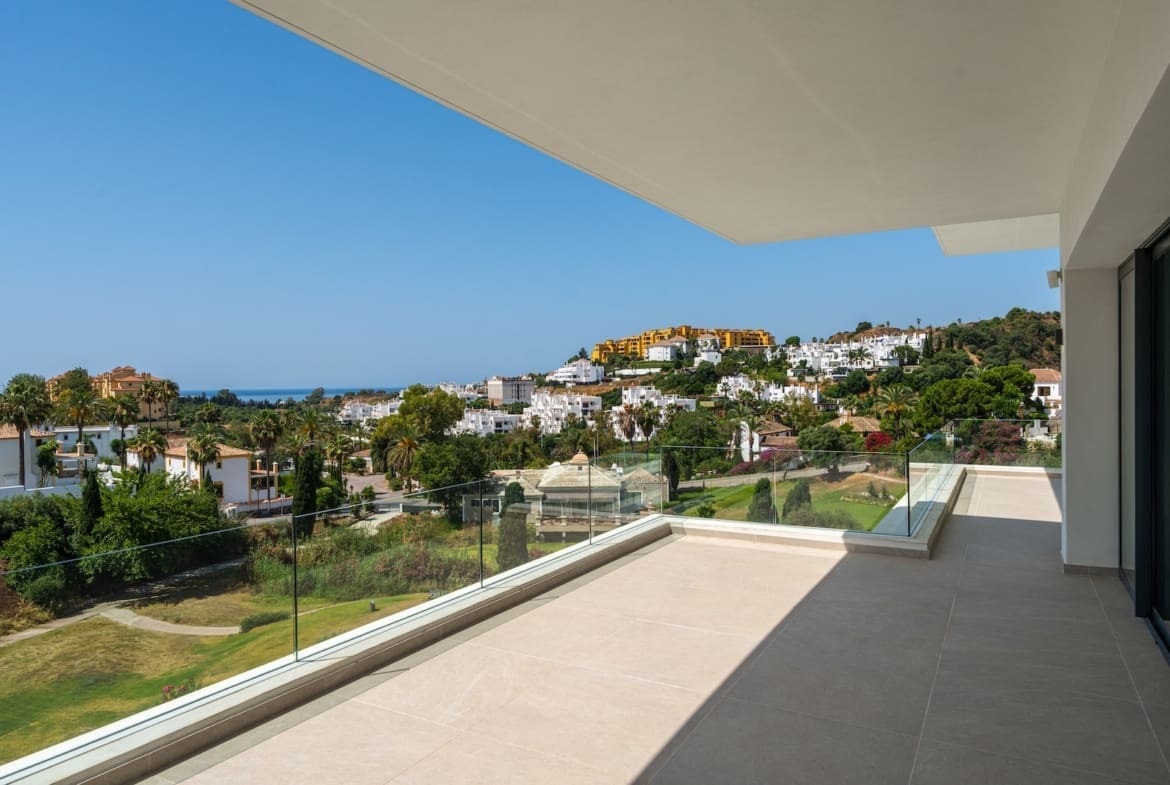 Villa Three in La Resina Golf Estepona with infinity pool, sea views and MDR Luxury Homes