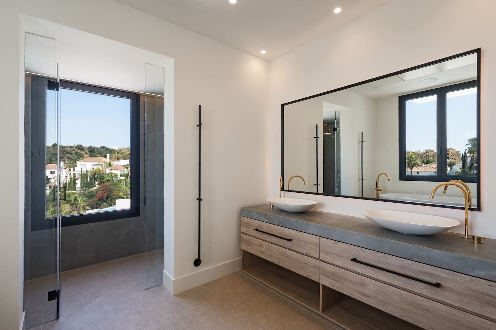 Villa Three in La Resina Golf Estepona with infinity pool, sea views and MDR Luxury Homes