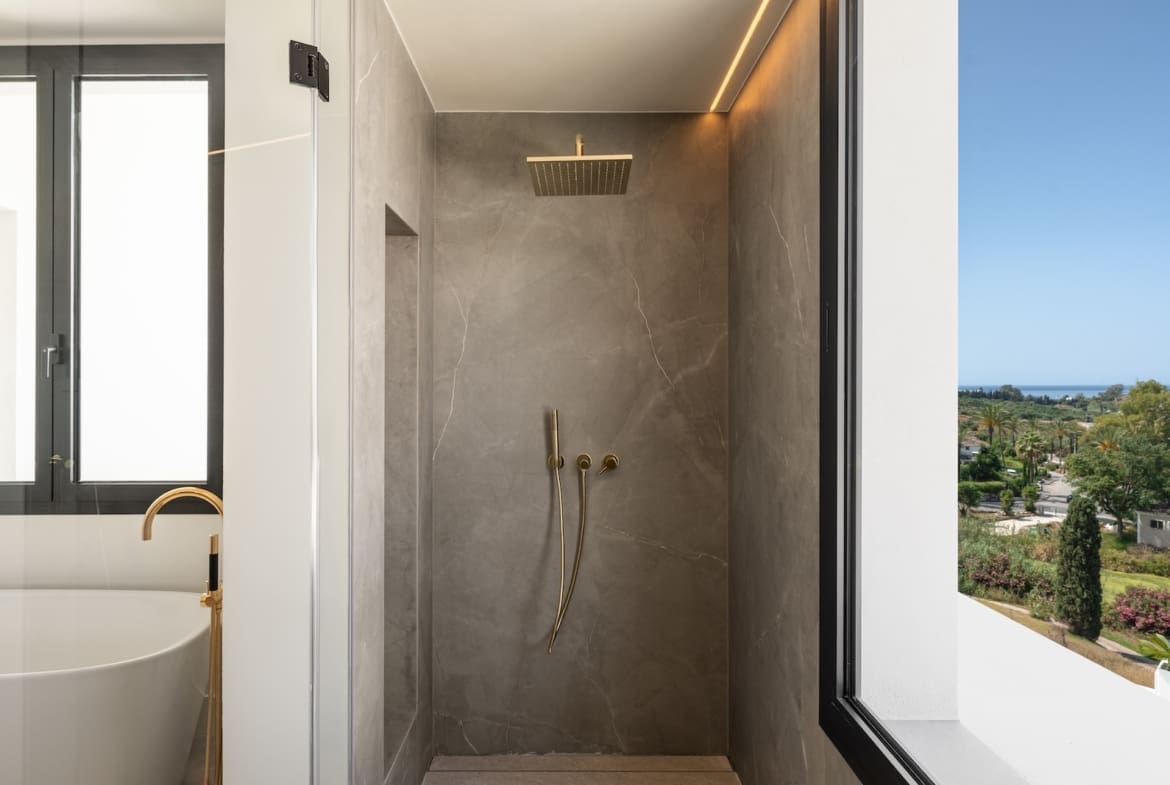 Villa Three in La Resina Golf Estepona with infinity pool, sea views and MDR Luxury Homes