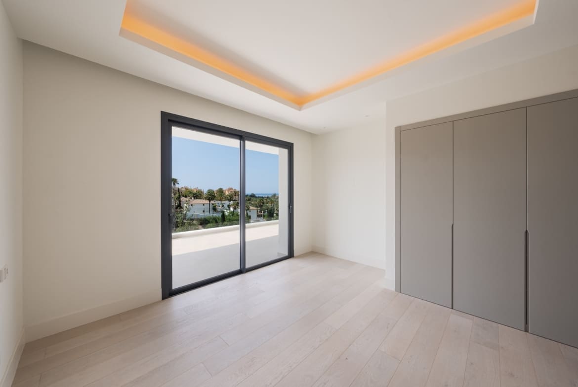 Villa Three in La Resina Golf Estepona with infinity pool, sea views and MDR Luxury Homes