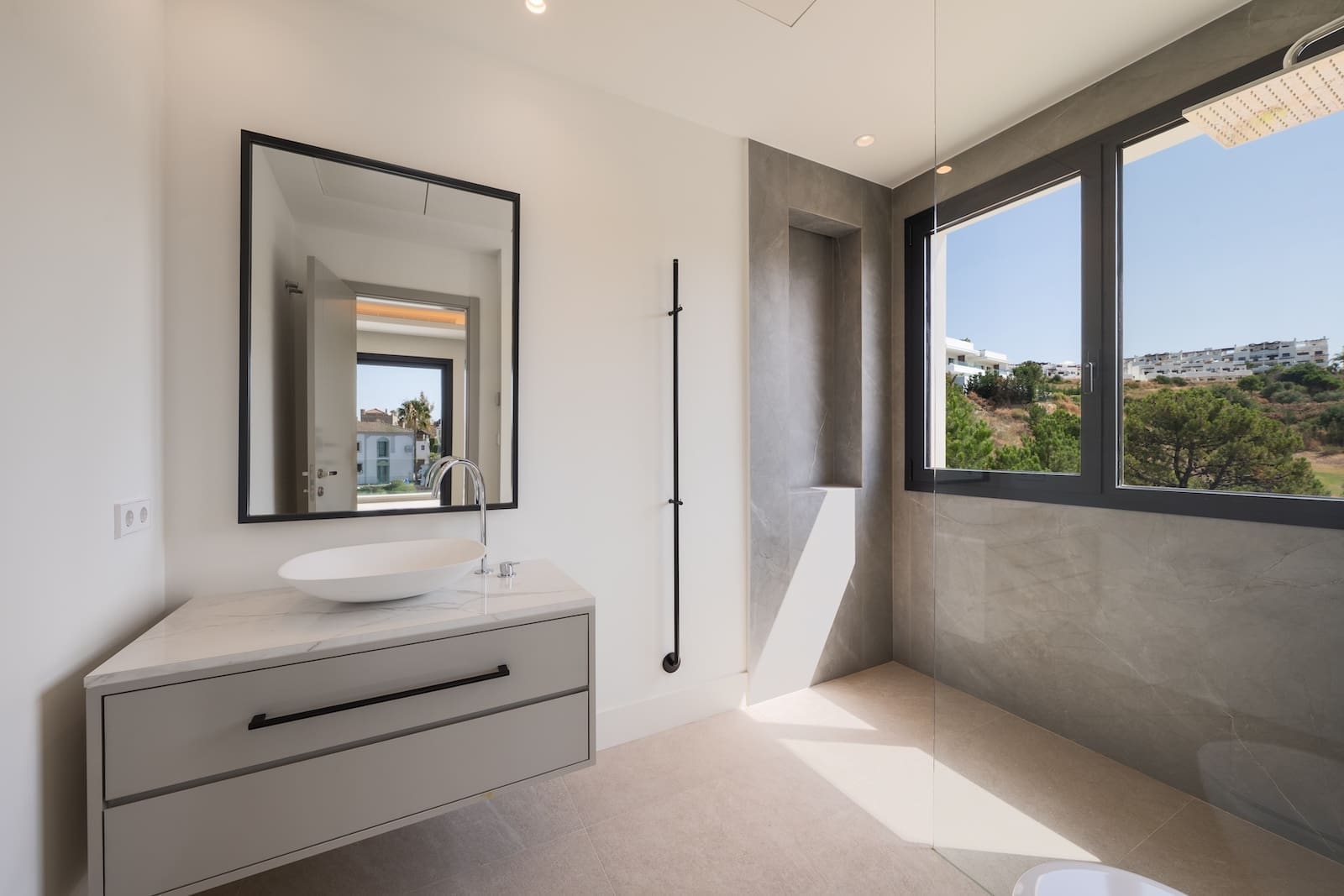 Villa Three in La Resina Golf Estepona with infinity pool, sea views and MDR Luxury Homes