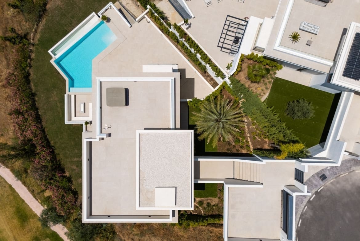 Villa Three in La Resina Golf Estepona with infinity pool, sea views and MDR Luxury Homes