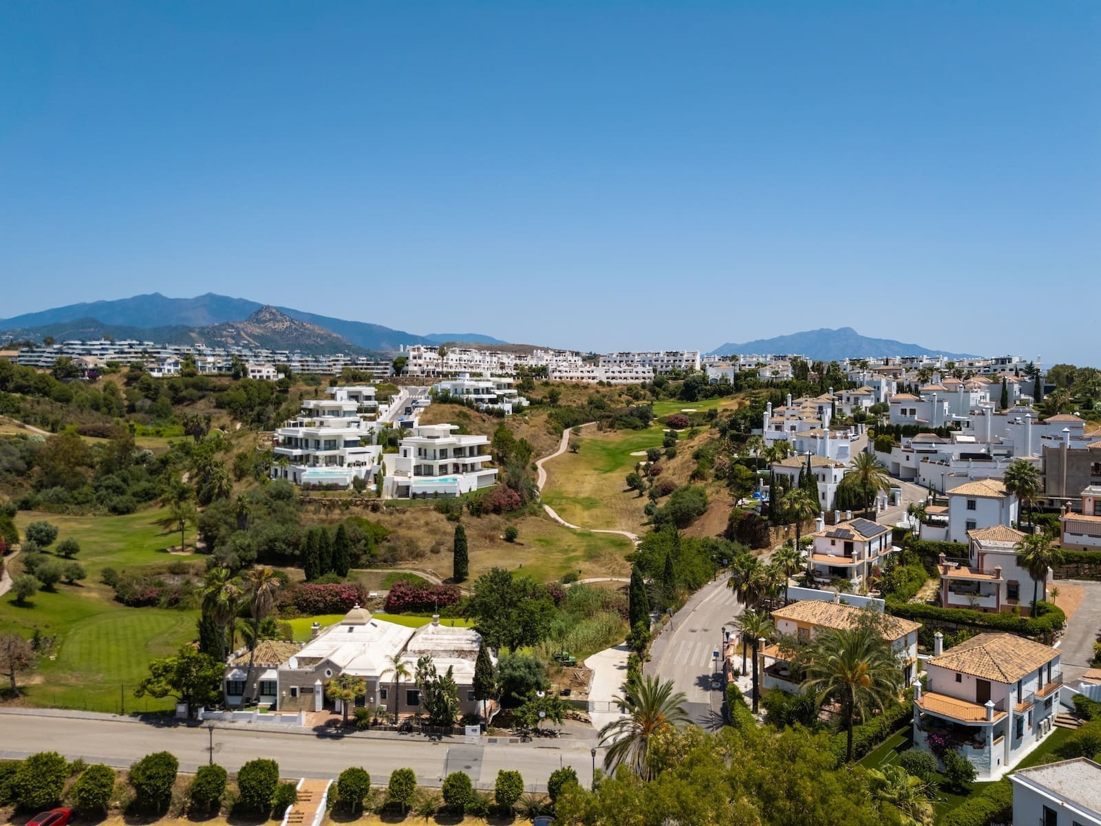 Villa Three in La Resina Golf Estepona with infinity pool, sea views and MDR Luxury Homes
