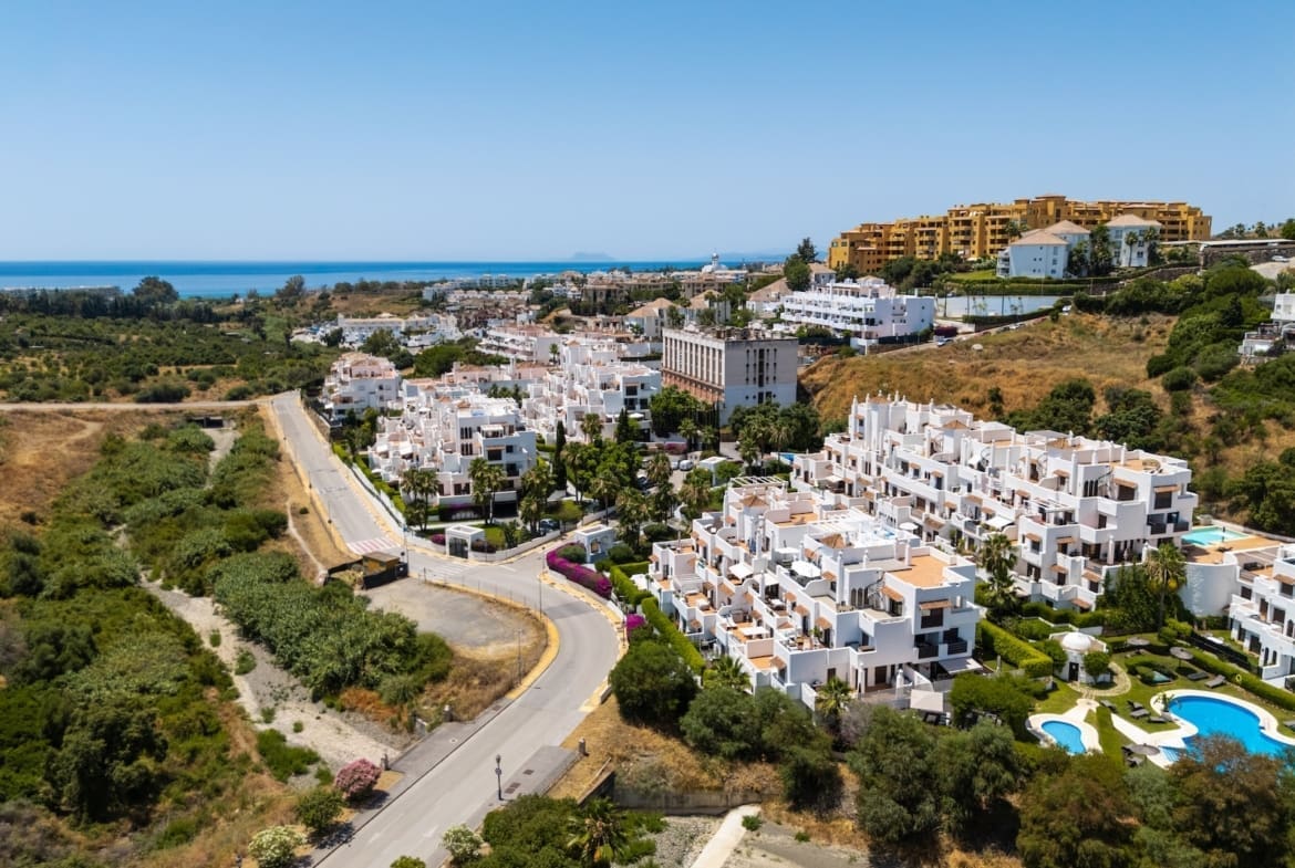 Villa Three in La Resina Golf Estepona with infinity pool, sea views and MDR Luxury Homes