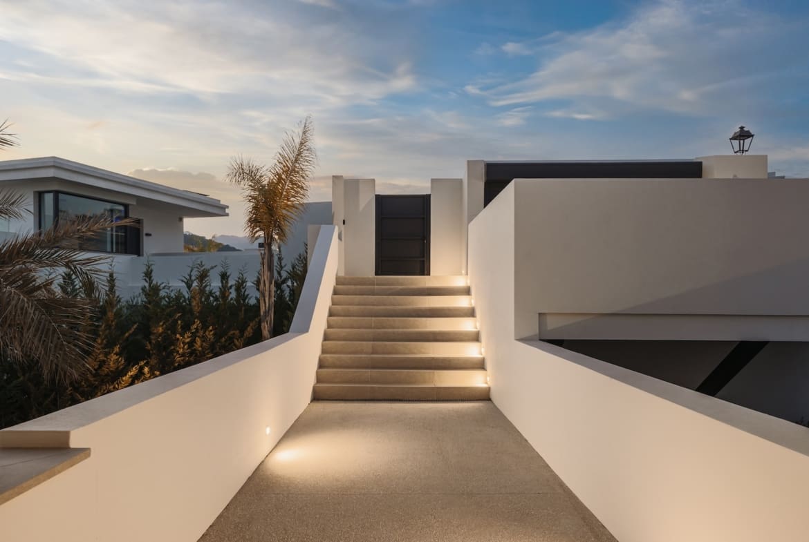 Villa Three in La Resina Golf Estepona with infinity pool, sea views and MDR Luxury Homes